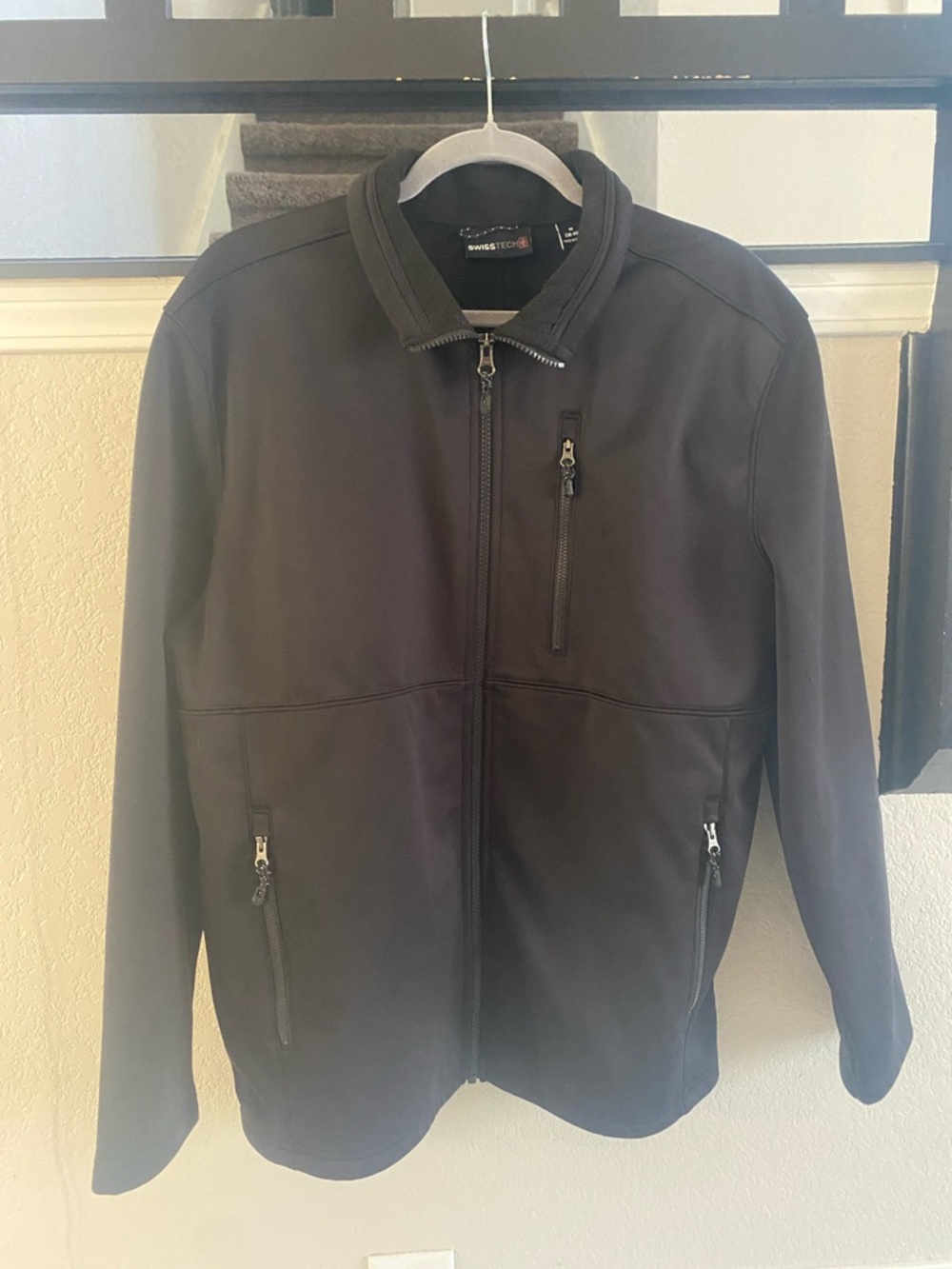 Swiss Tech Men’s Black Softshell Jacket Full Zip Size M